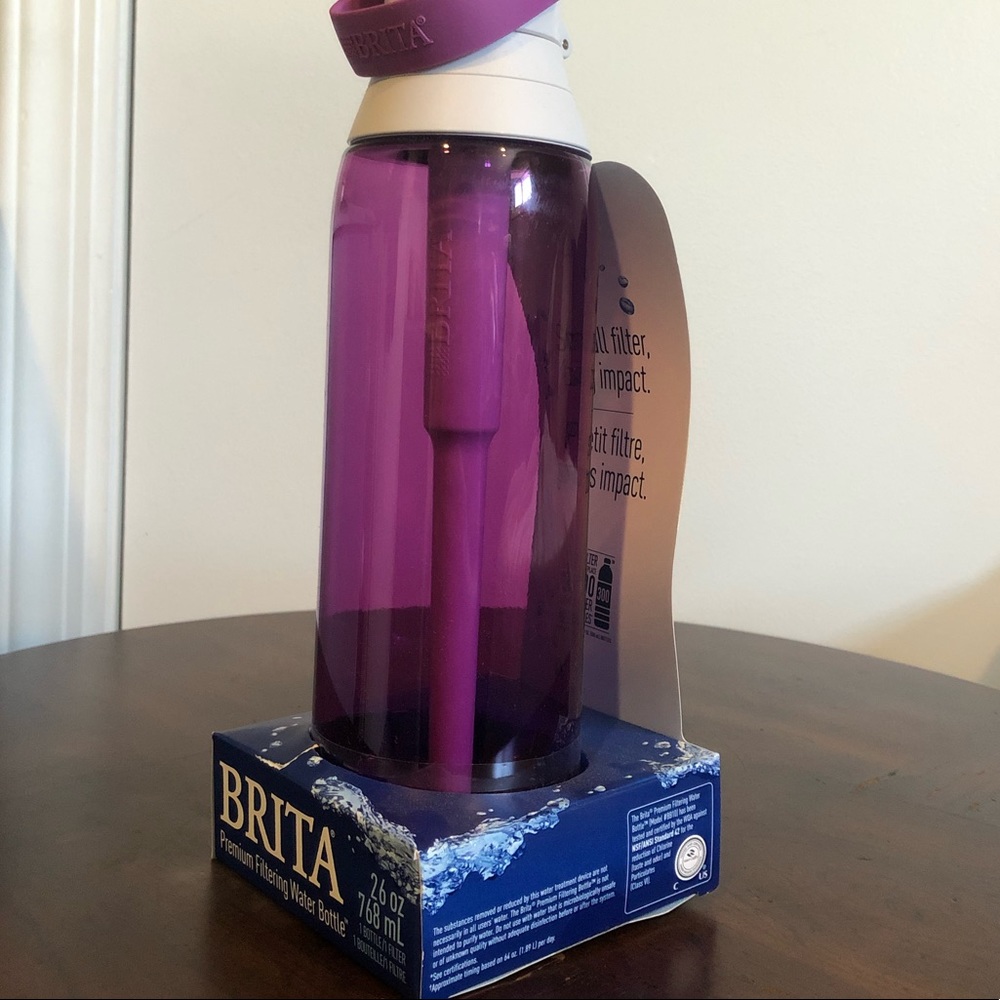 Brita Filtering Water Bottle - Picture 2 of 6